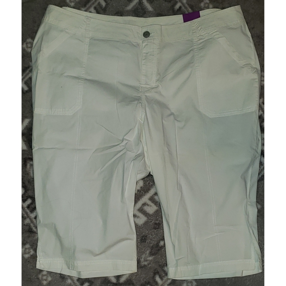 White Lane Bryant Capri Pants